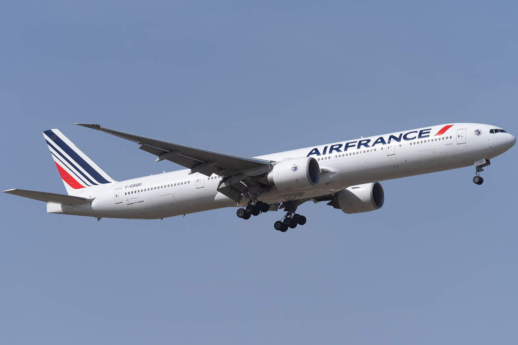 Air France: Flag carrier of France, based in Paris