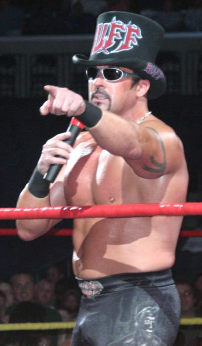 Buff Bagwell: American professional wrestler (born 1970)