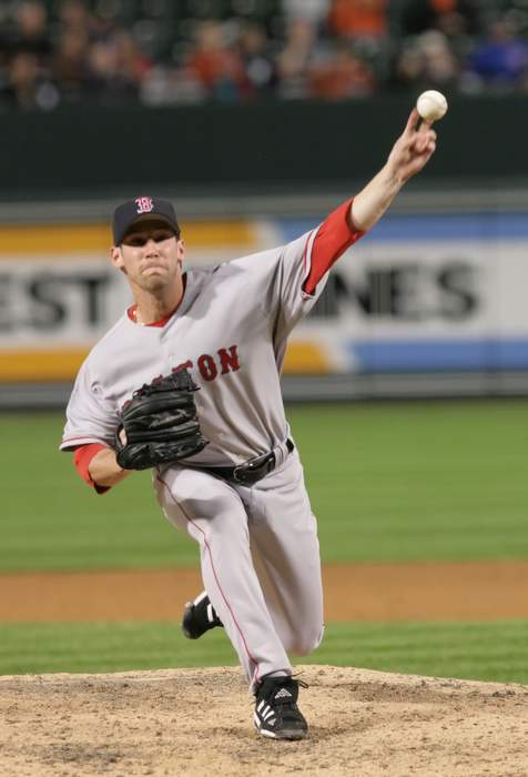 Craig Breslow: American baseball player and executive (born 1980)