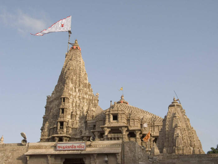 Dwarkadhish Temple: Temple in Gujarat, India