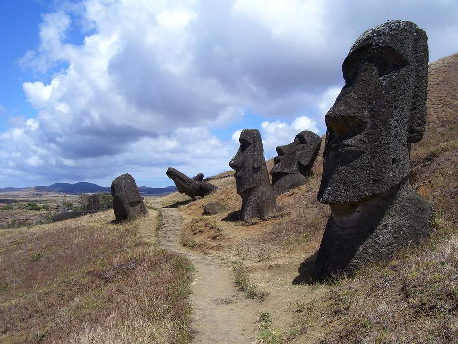 Easter Island: Island in the southeastern Pacific