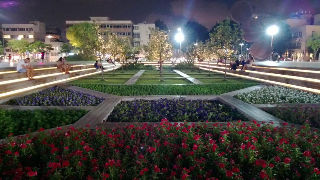 Habima Square: Public space in midtown Tel Aviv, Israel