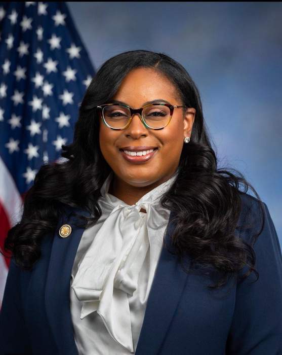 LaMonica McIver: American politician (born 1986)