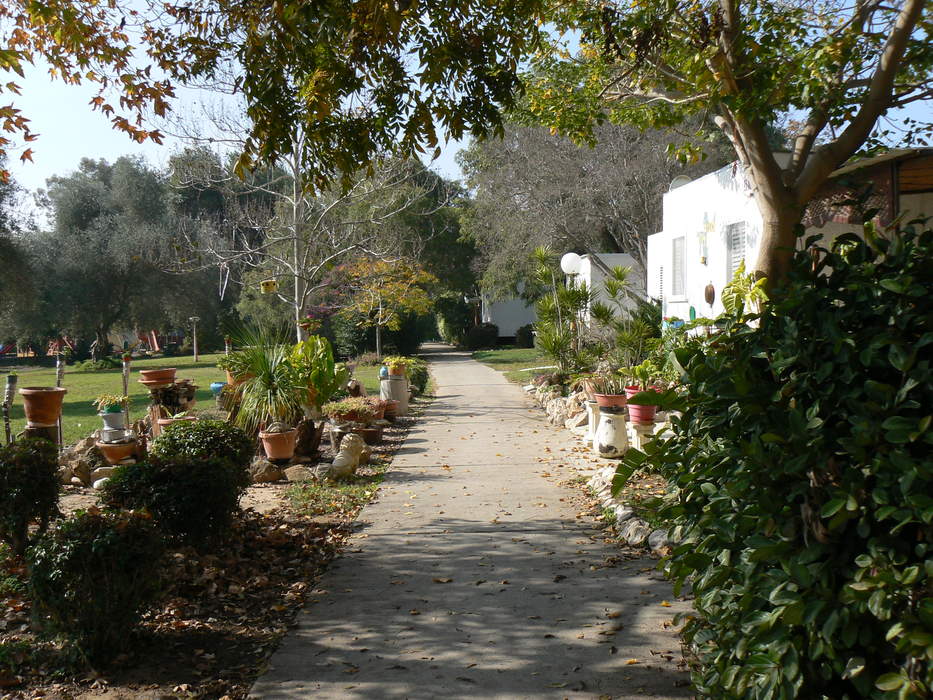 Mefalsim: Kibbutz in southern Israel