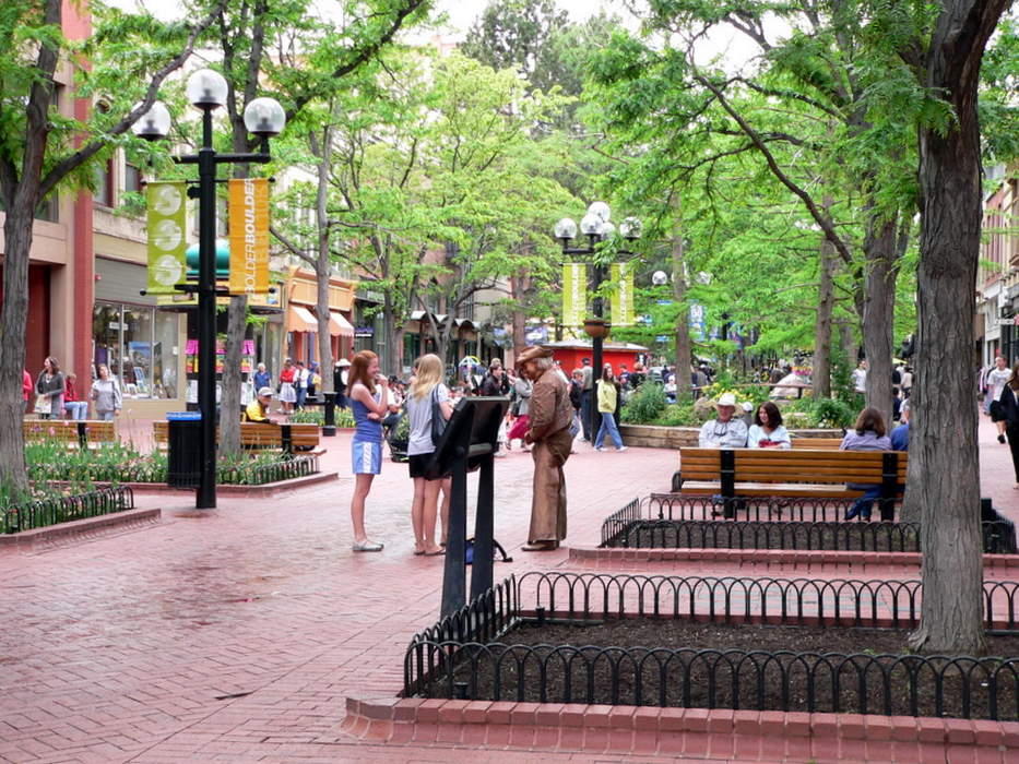Pearl Street Mall: Pedestrian mall in Boulder, Colorado