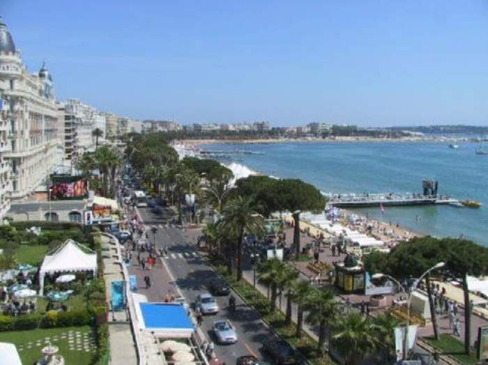 Promenade de la Croisette: Prominent road in Cannes, France
