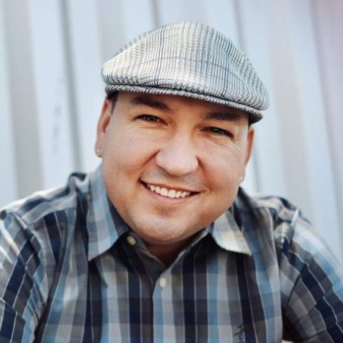 Raul Campos: Musical artist