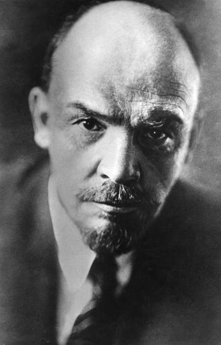Vladimir Lenin: Leader of the Soviet Union from 1922 to 1924